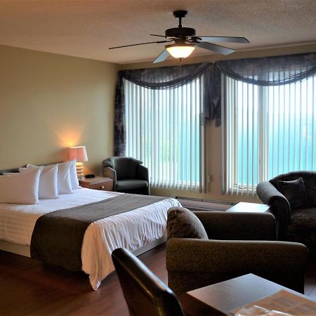 Motel Quatre Saisons Форествилл Экстерьер фото