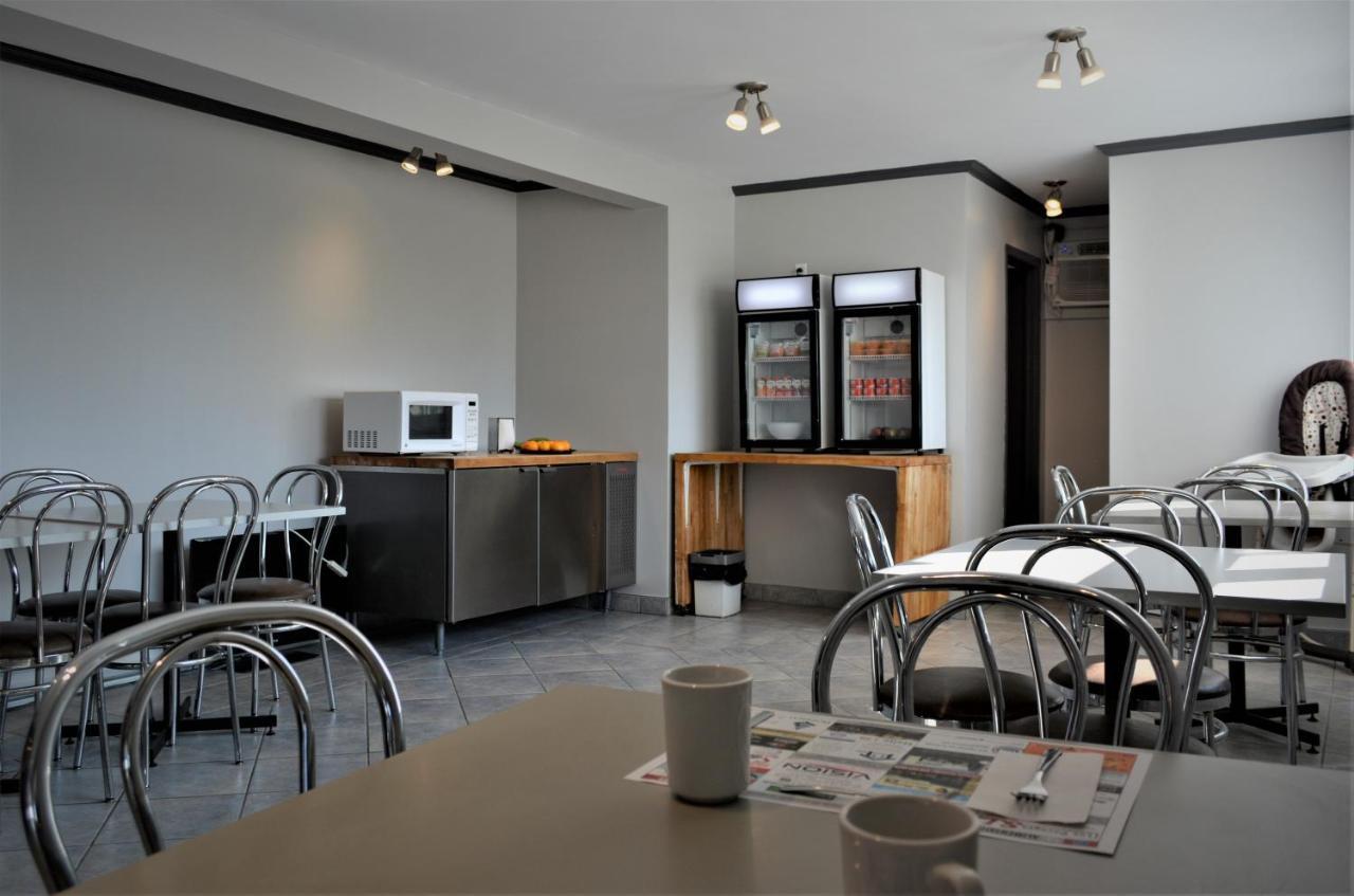Motel Quatre Saisons Форествилл Экстерьер фото
