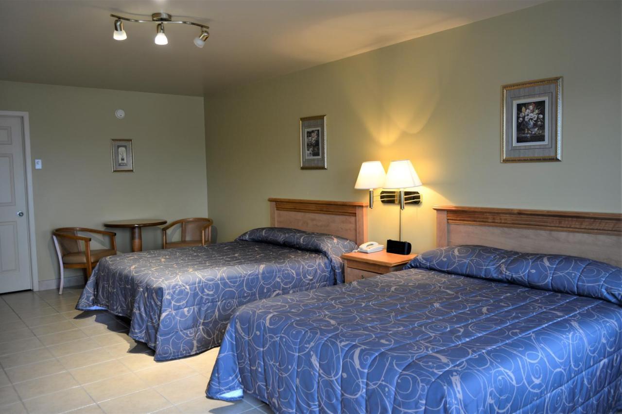 Motel Quatre Saisons Форествилл Экстерьер фото